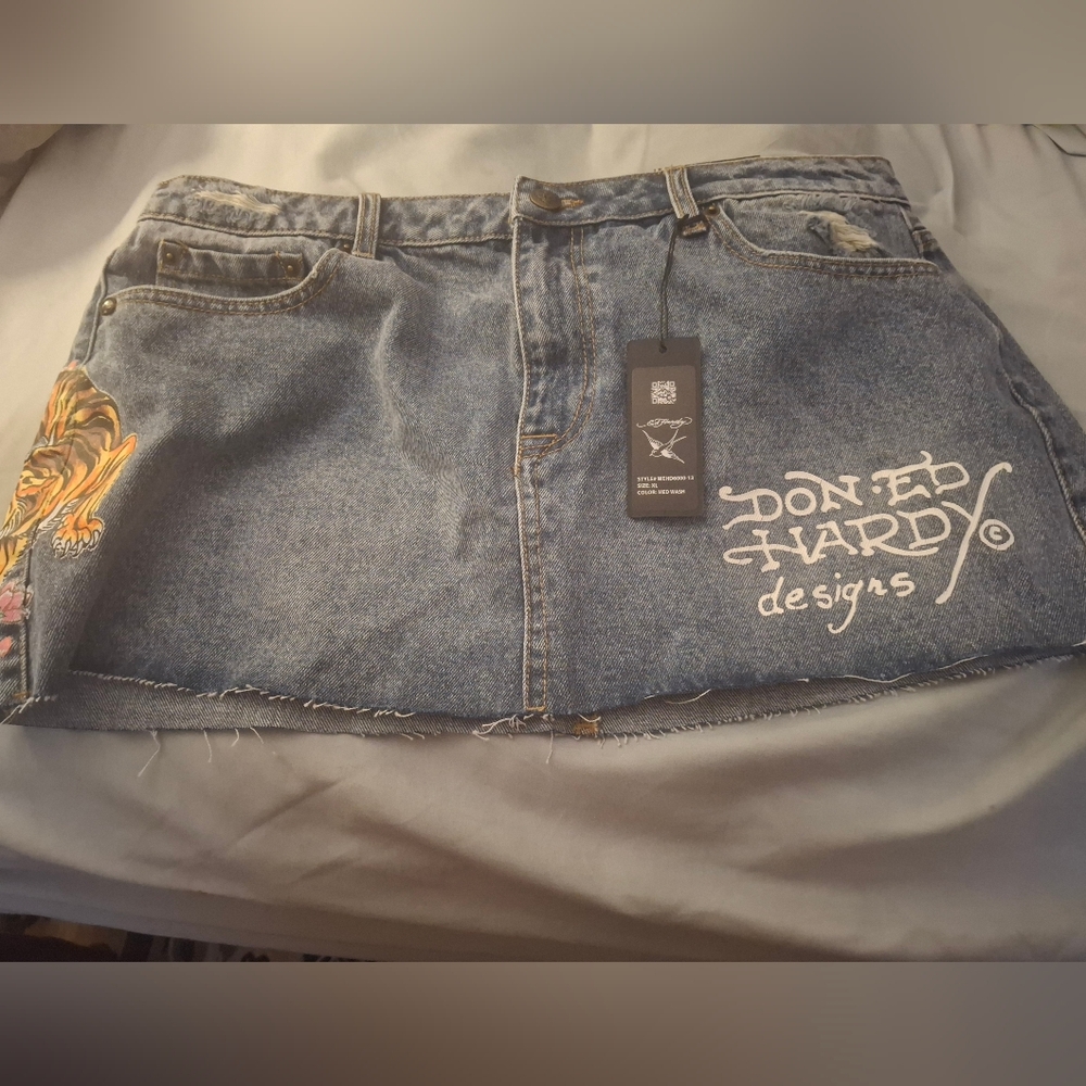 BRAND NEW w tags Ed Hardy Blue Denim Mini Skirt with Graphic Design